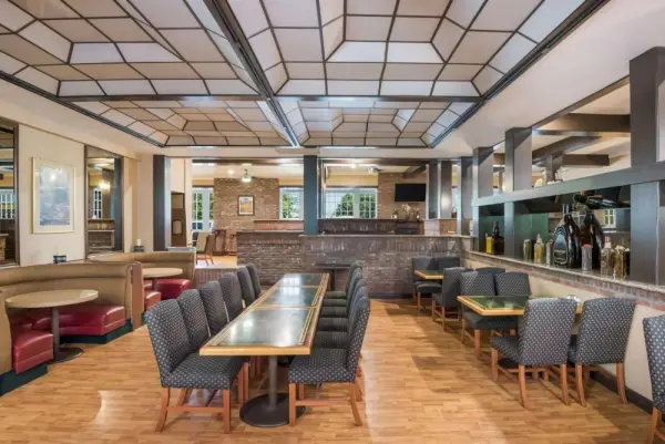 SureStay Plus Hotel by Best Western Reno Airport 6